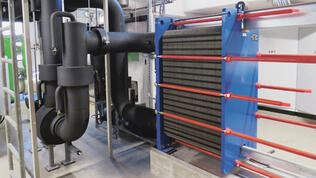 Un nuovo impianto a basse emissioni di CO₂ per la produzione di caldo e freddo per un’importante banca di Zurigo